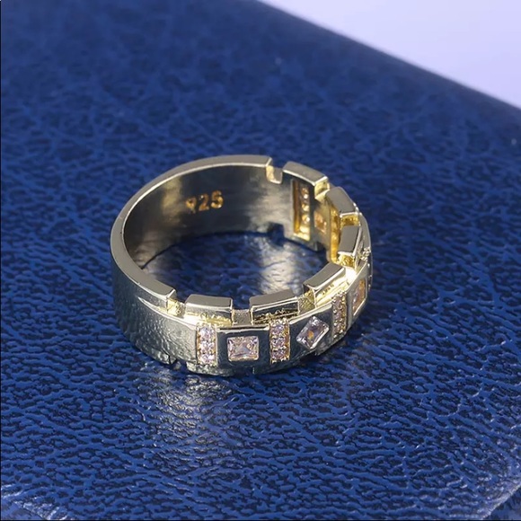 *NEW* Men’s Gold Wedding Band - Picture 4 of 6